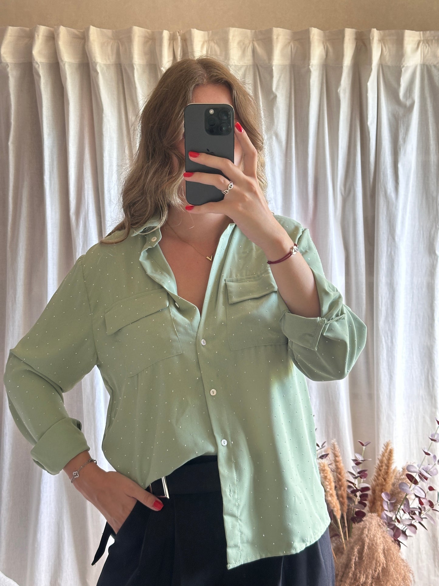 Chemise verte à strass
