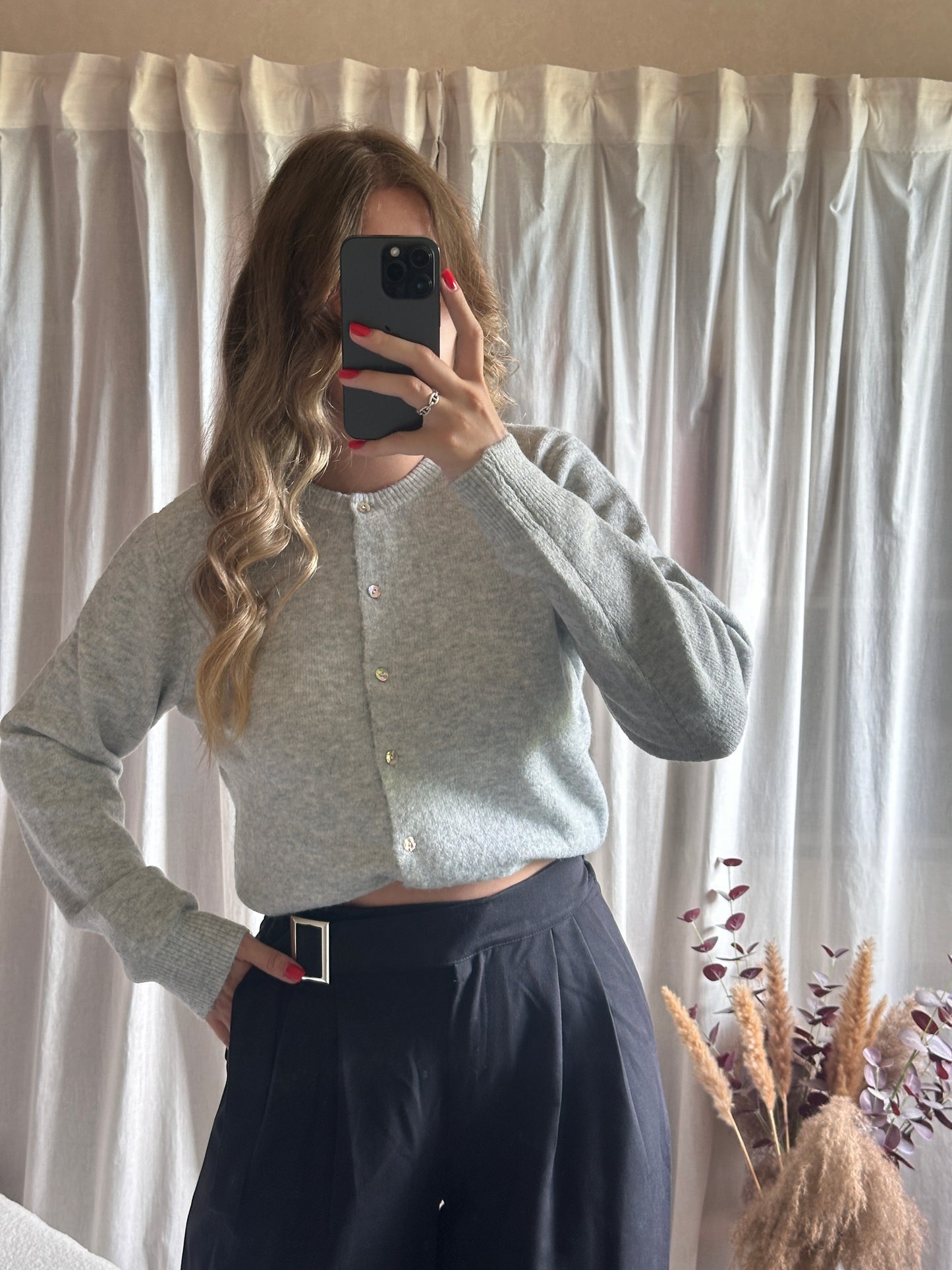 Pull gris clair à boutons