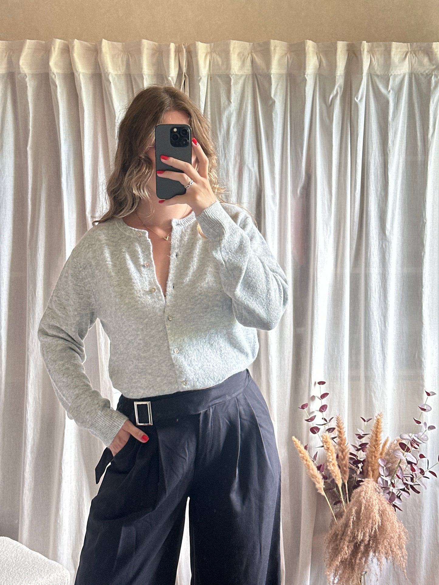 Pull gris clair à boutons
