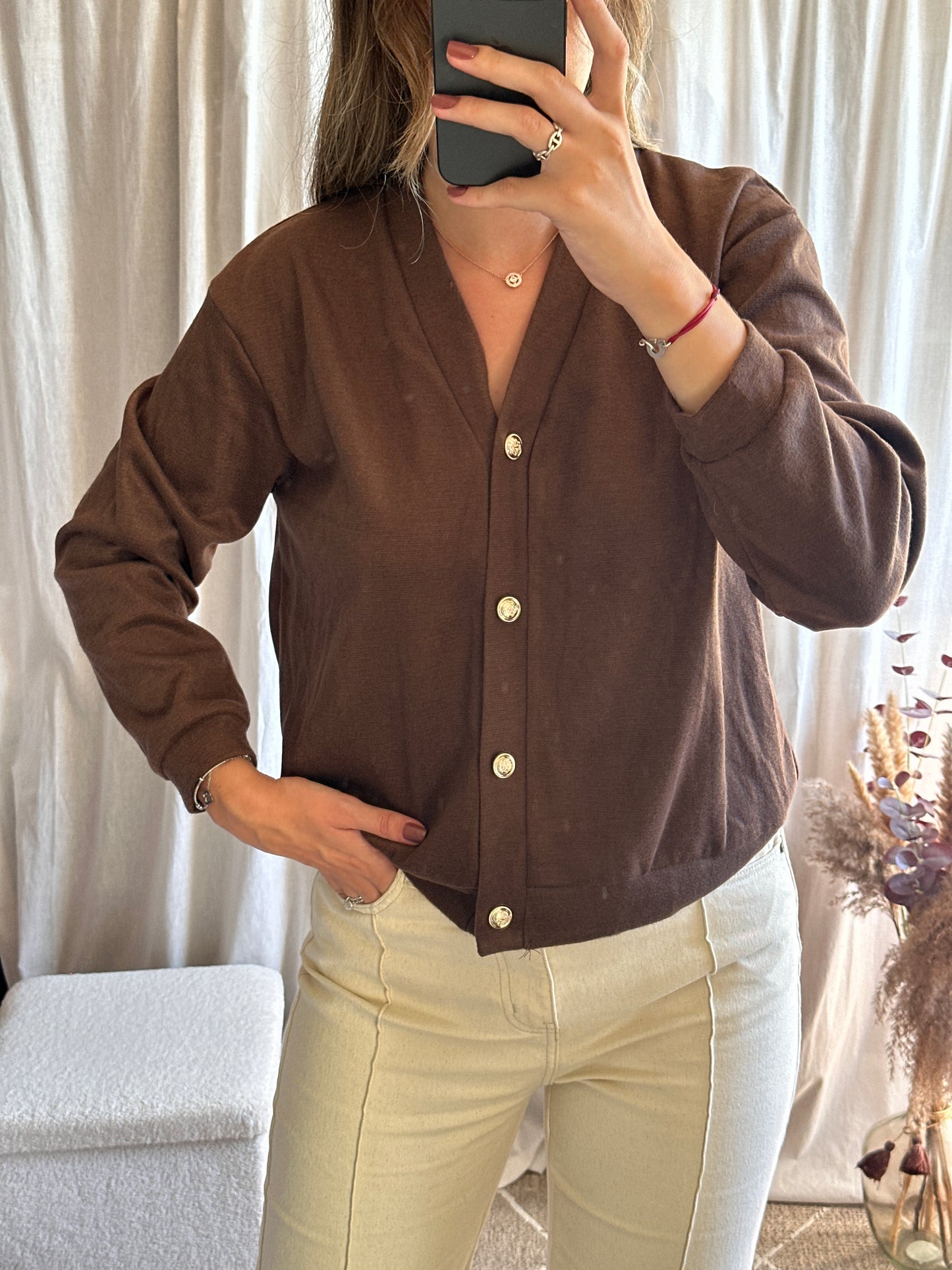 Gilet chocolat à boutons