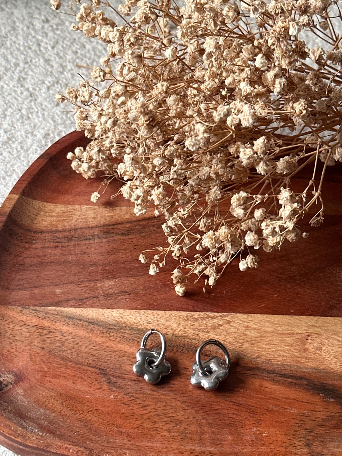 Boucles d'oreilles fleurs argenté