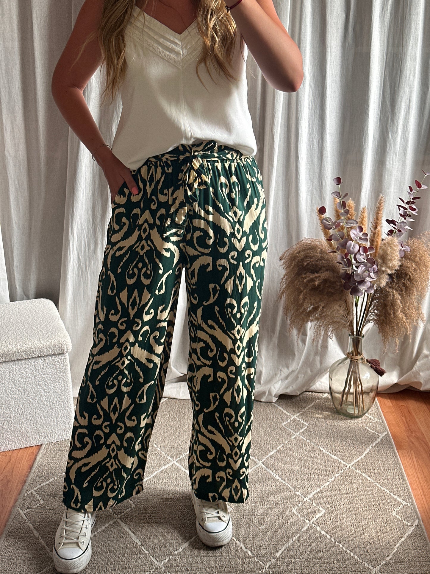 Pantalon fluide imprimé vert et beige