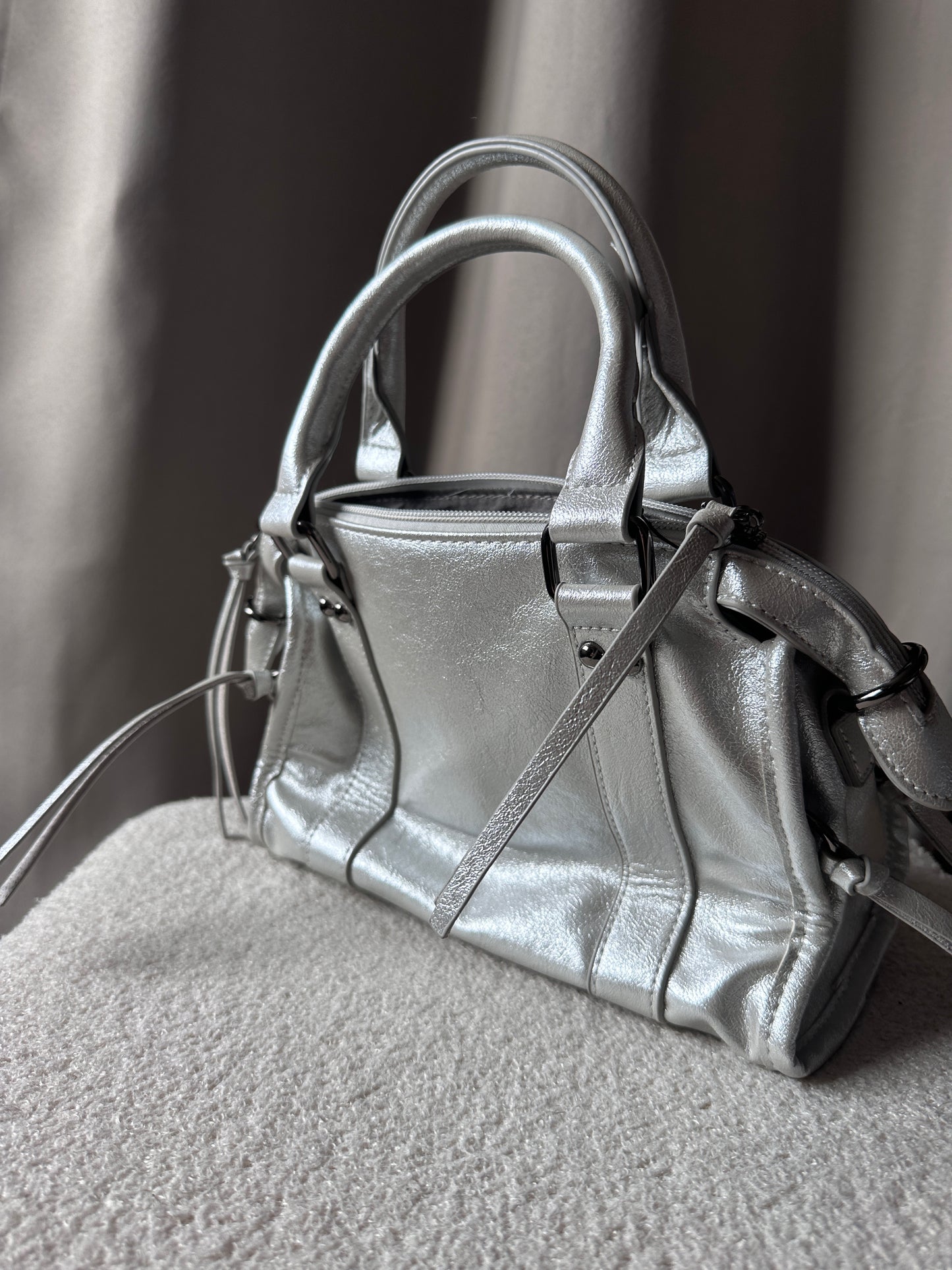 Sac à main argenté