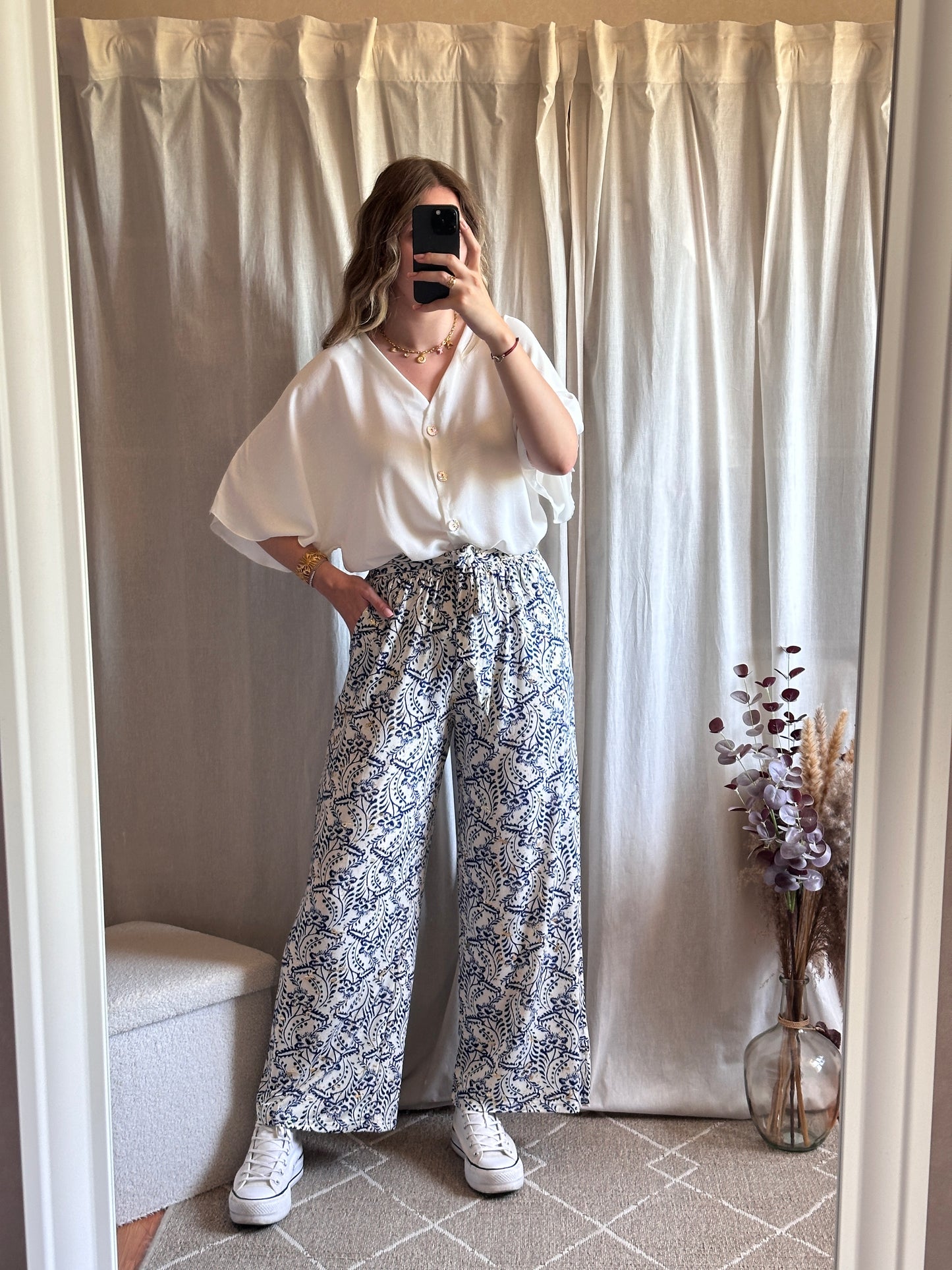 Pantalon fluide bleu à motif