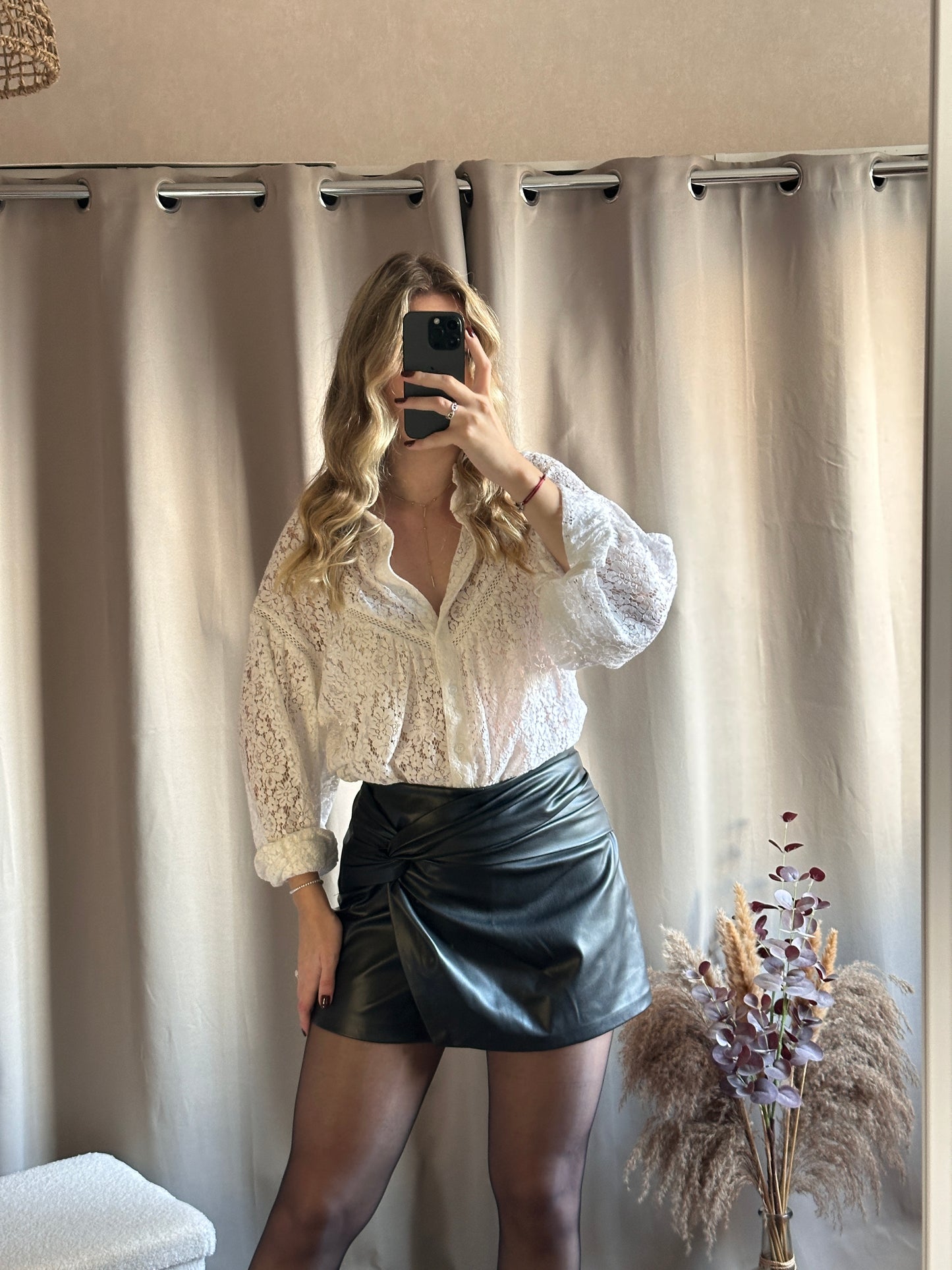 Chemisier blanc en dentelle