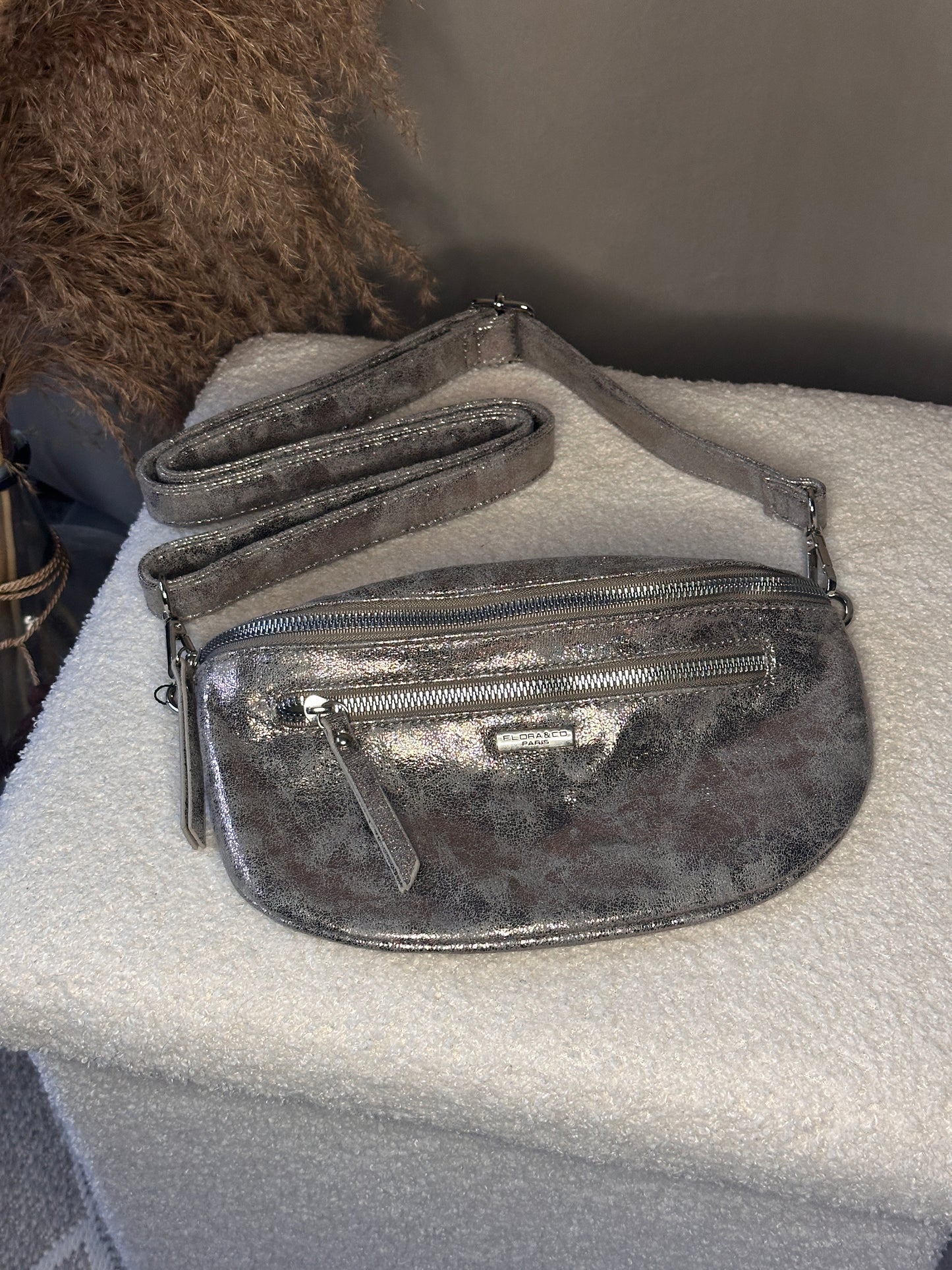 Sac banane taupe métallisé