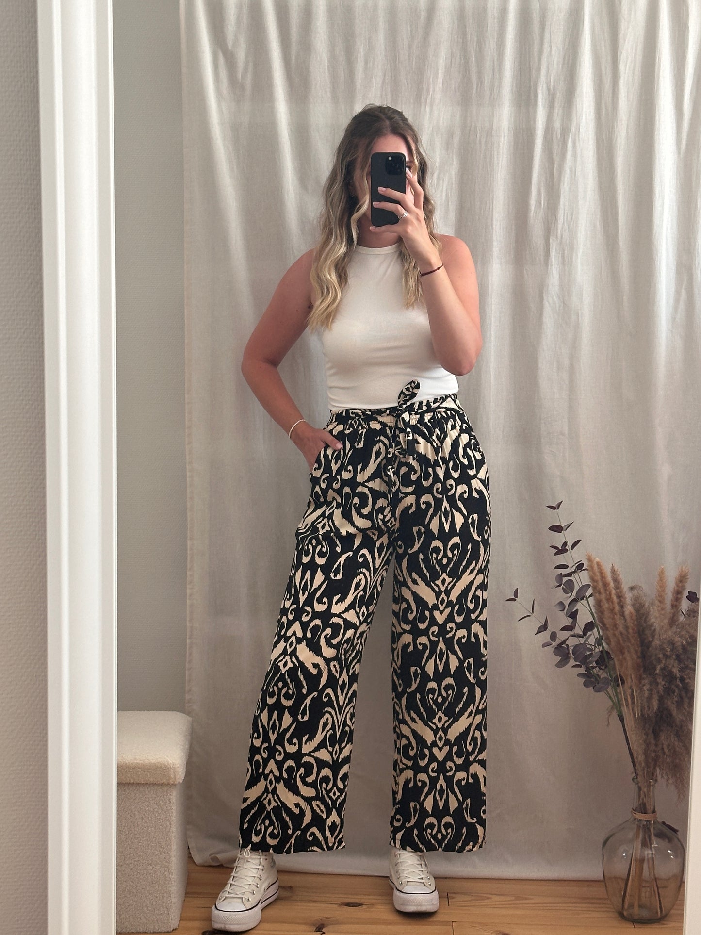 Pantalon fluide imprimé noir et beige