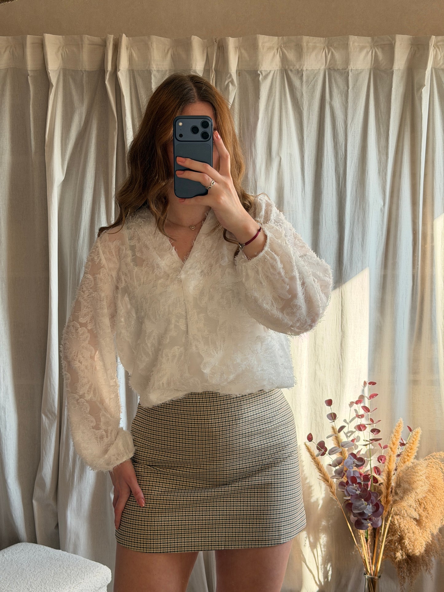 Blouse blanche motifs fleuris