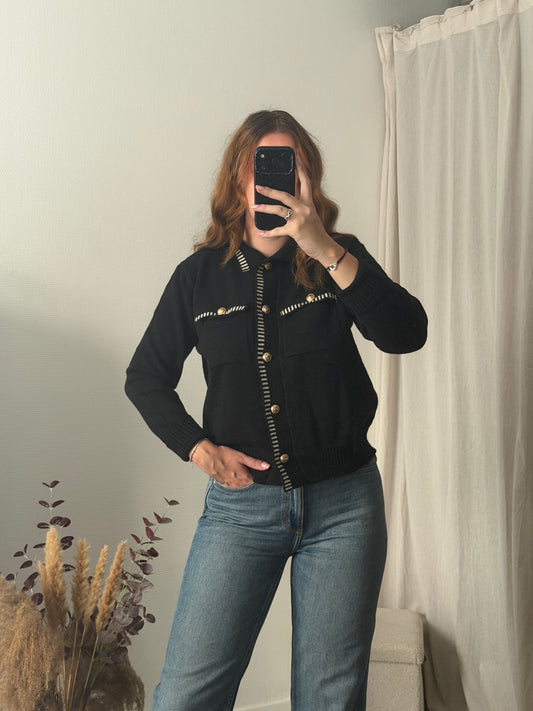 Gilet noir coutures blanches
