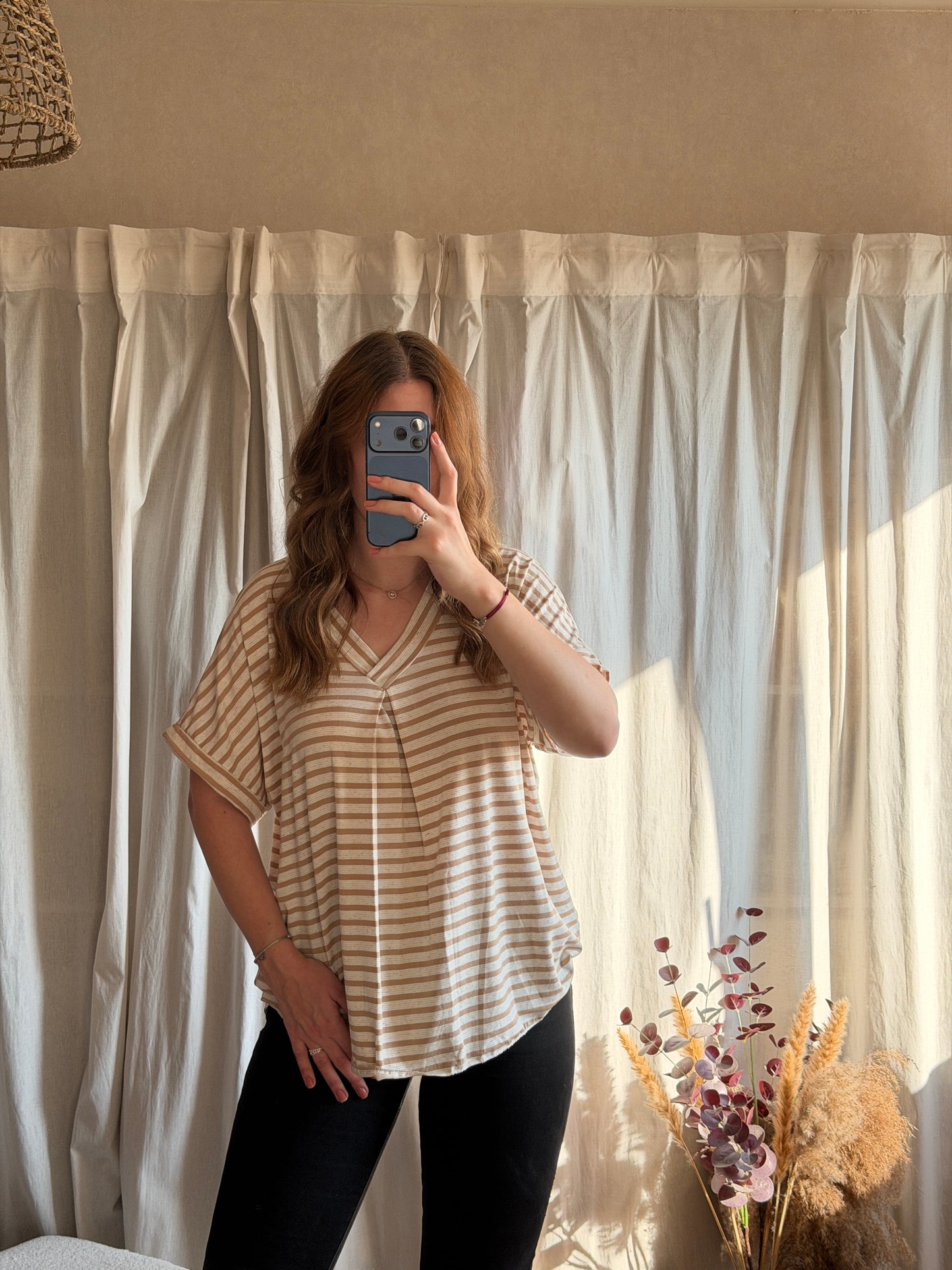 T-shirt marinière beige et blanc