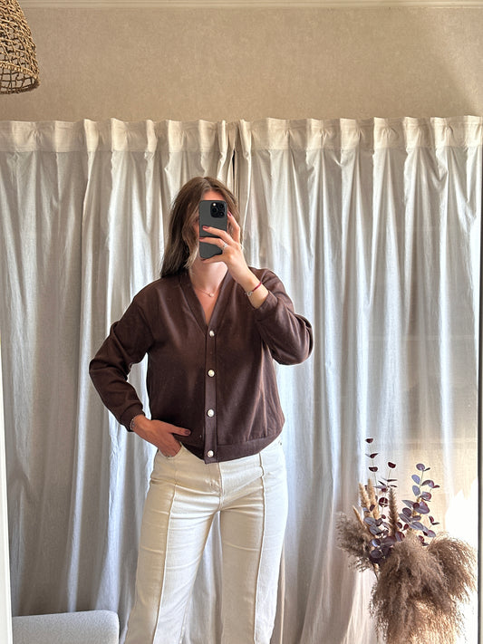 Gilet chocolat à boutons