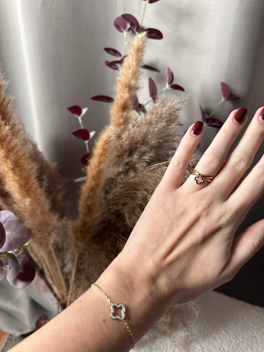 Bague dorée trèfle