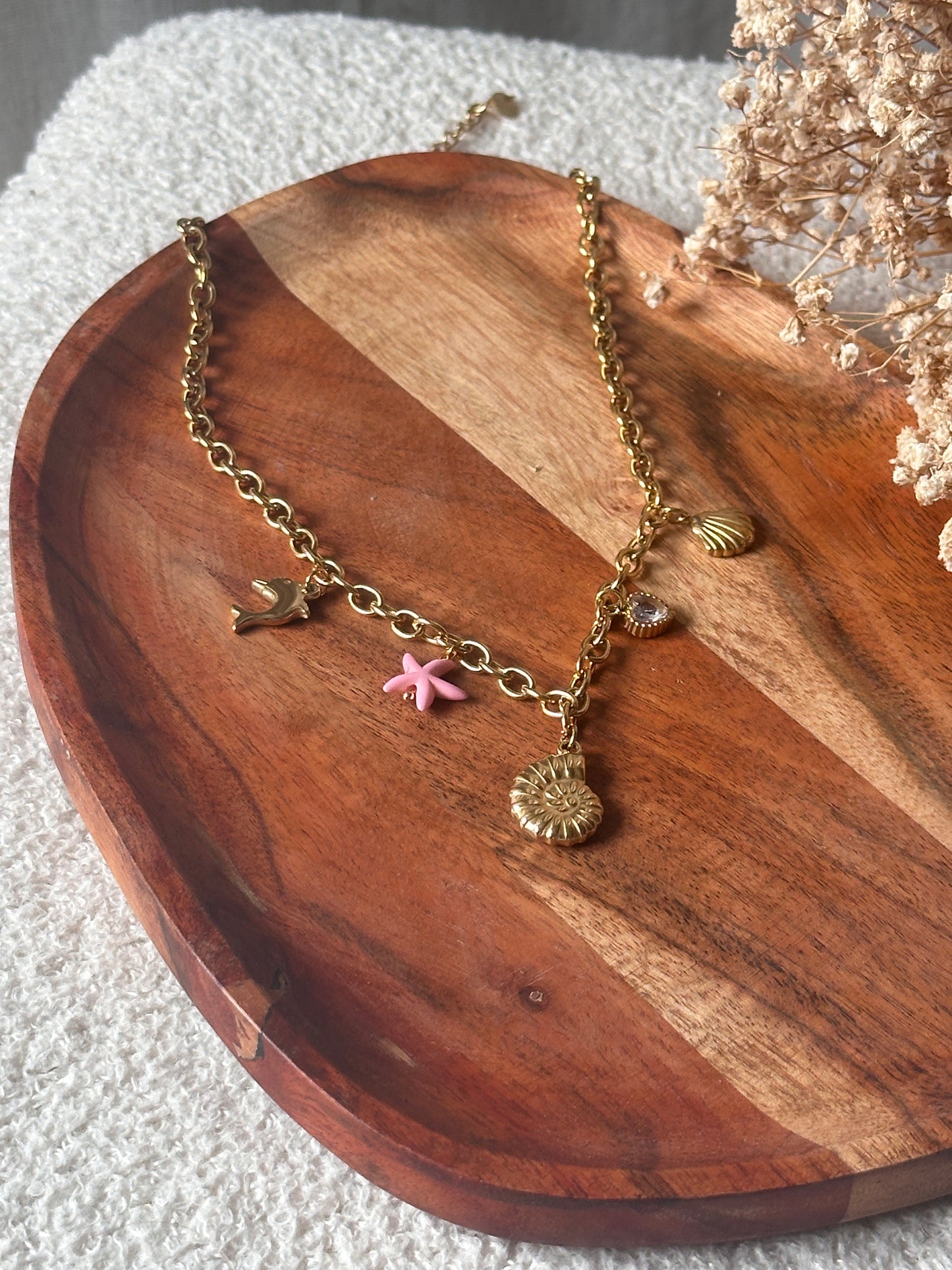 Collier doré breloques