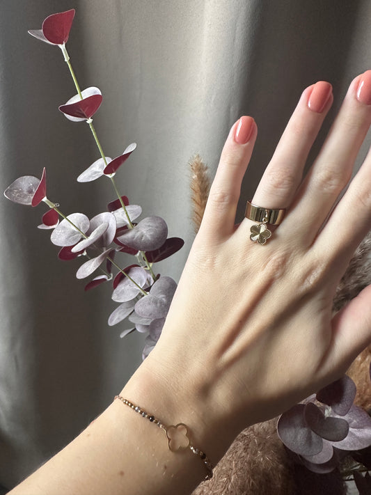 Bague dorée fleur
