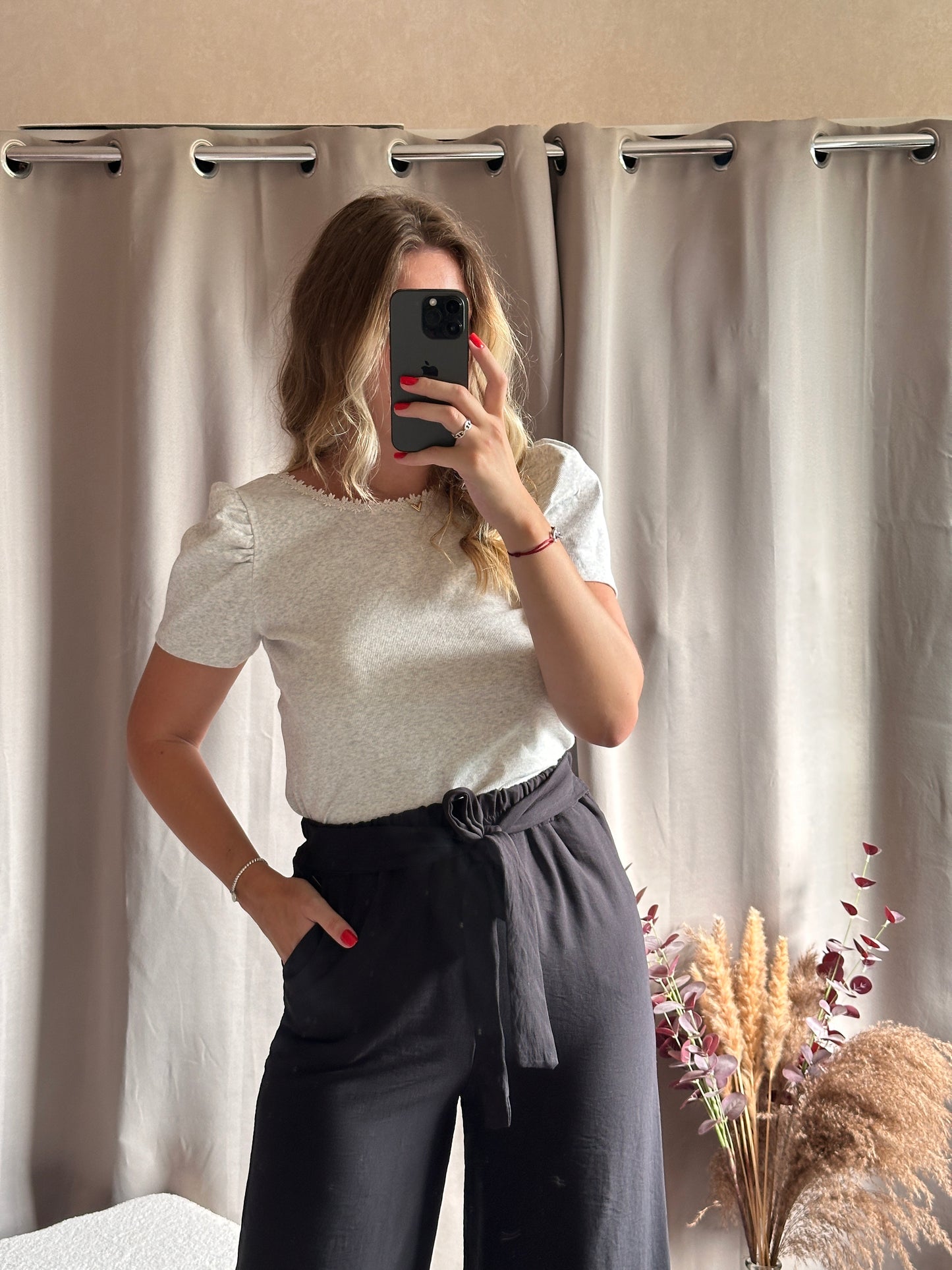 T-shirt gris dos nu