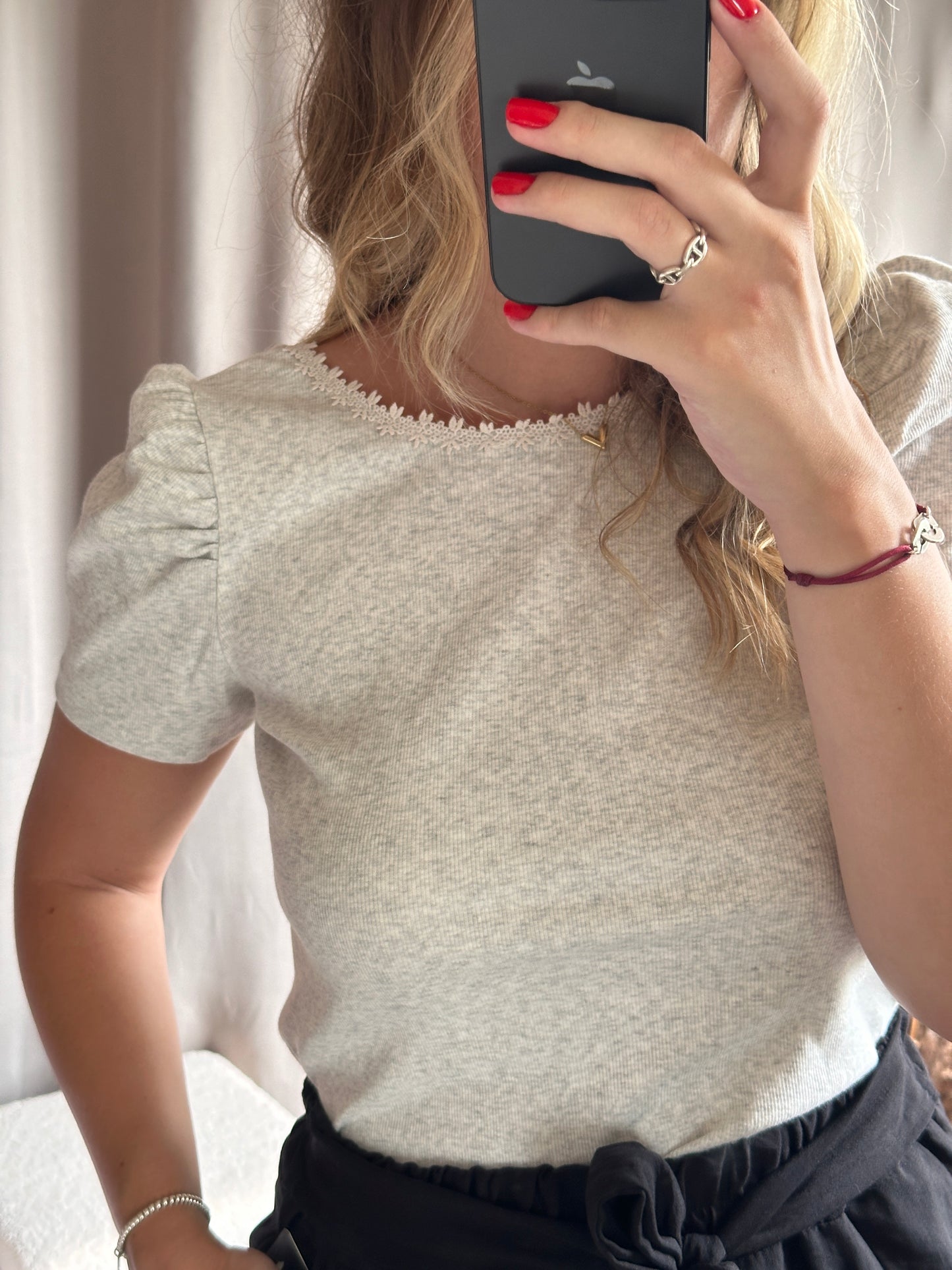 T-shirt gris dos nu