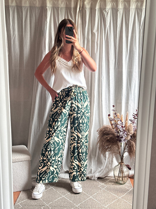 Pantalon fluide imprimé vert et beige