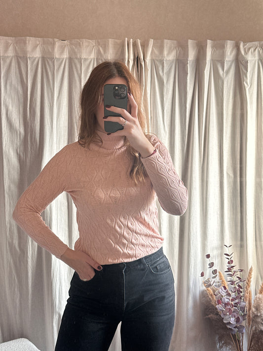 Pull léger rose col montant