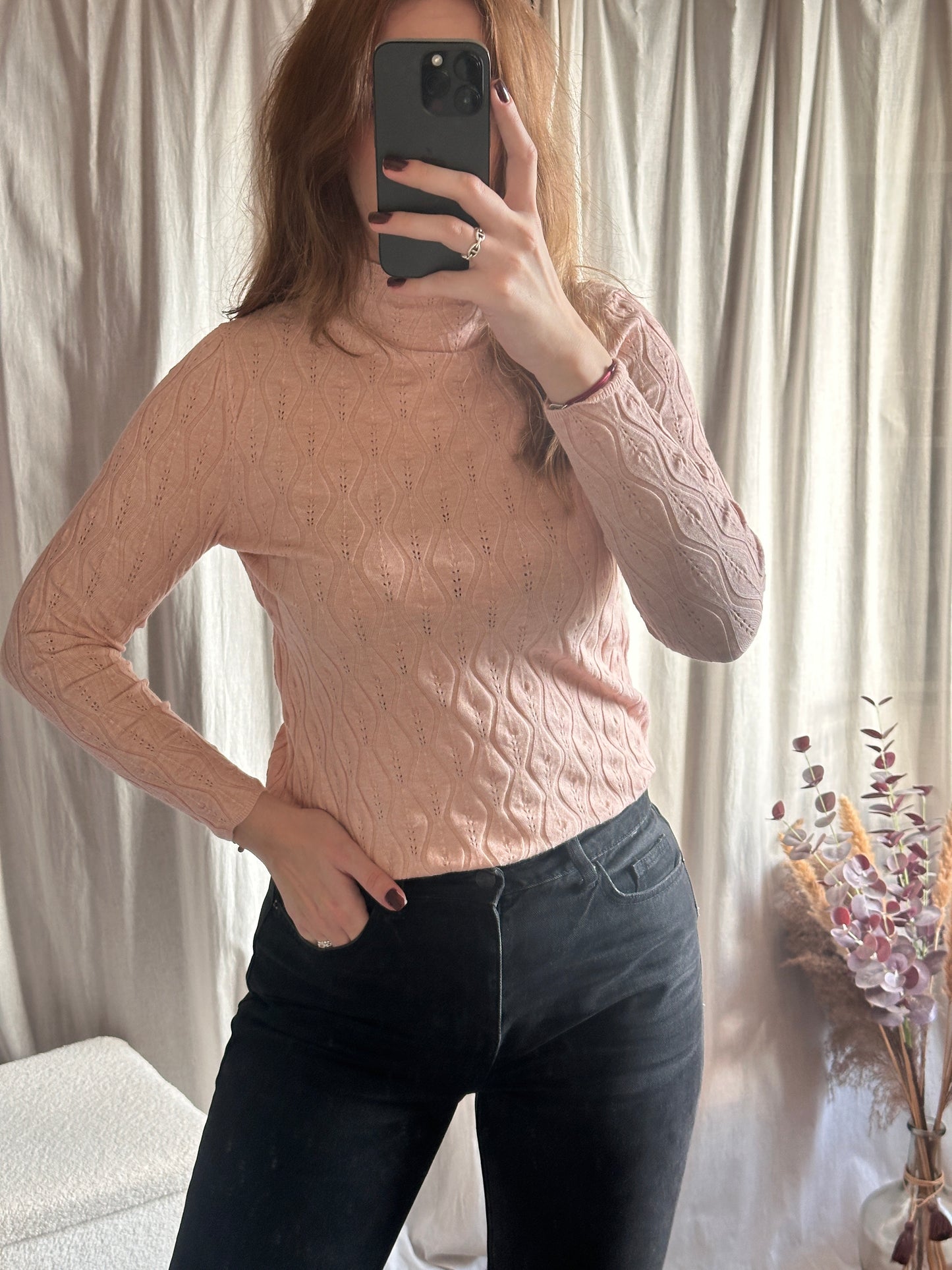 Pull léger rose col montant