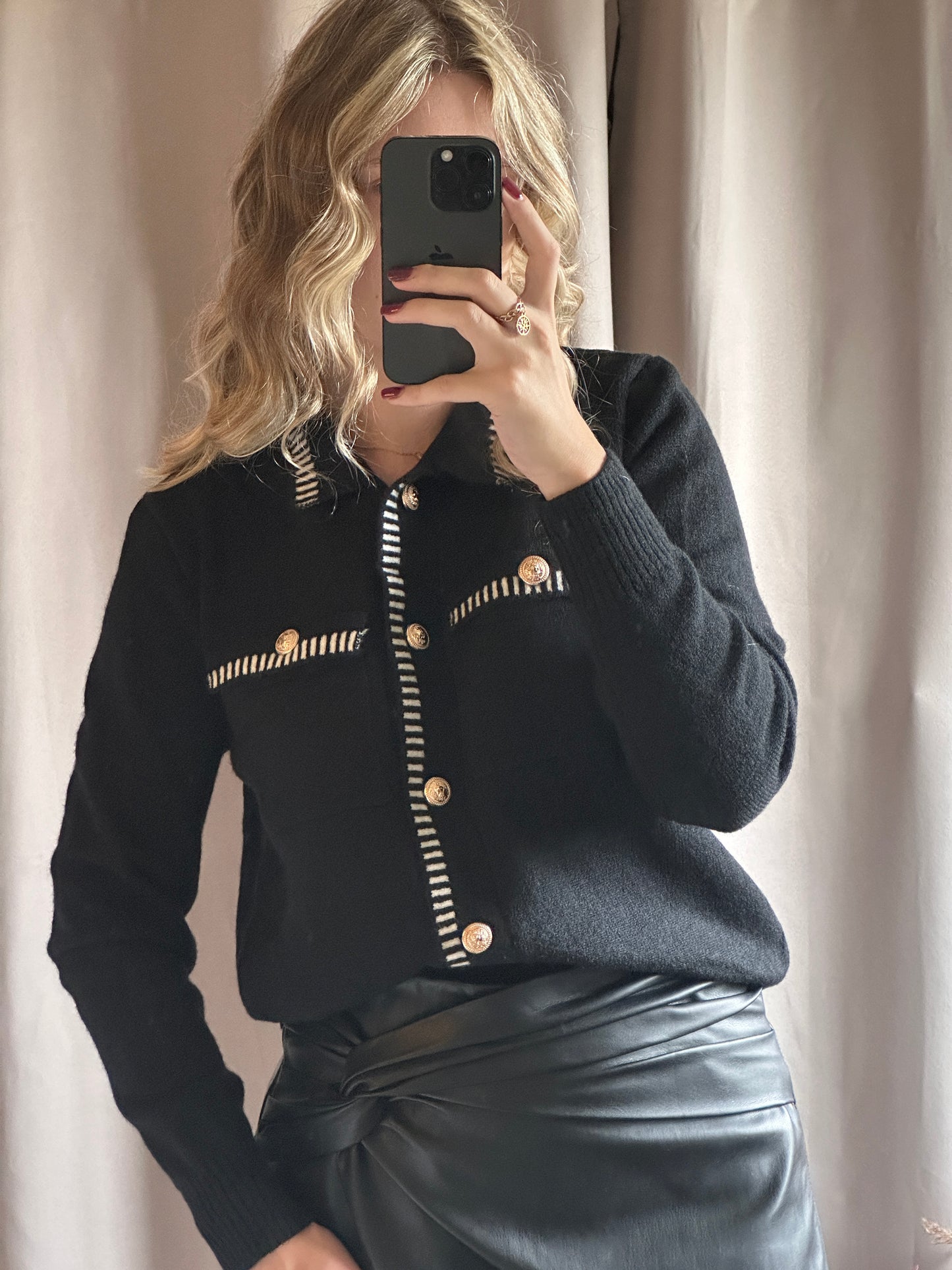 Gilet noir coutures blanches
