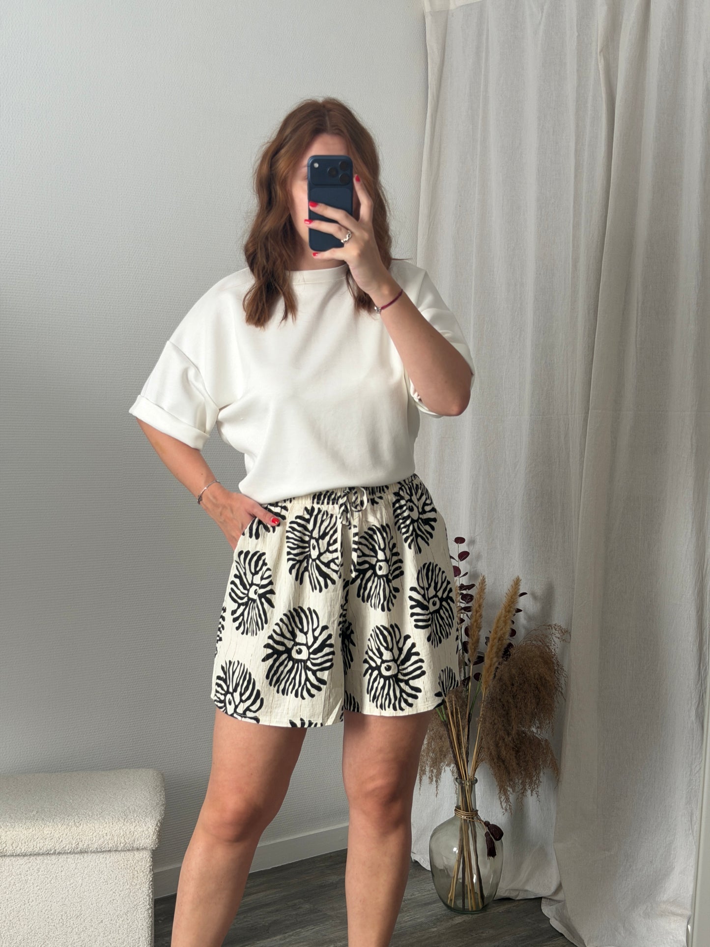 Short fluide à motif noir