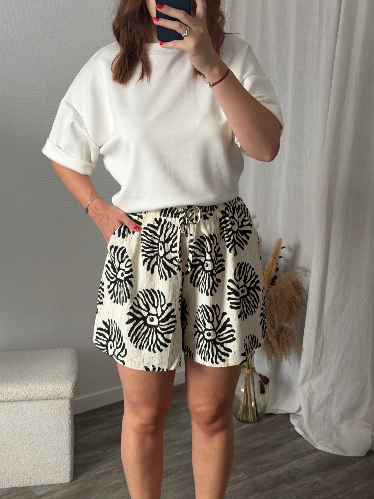 Short fluide à motif noir