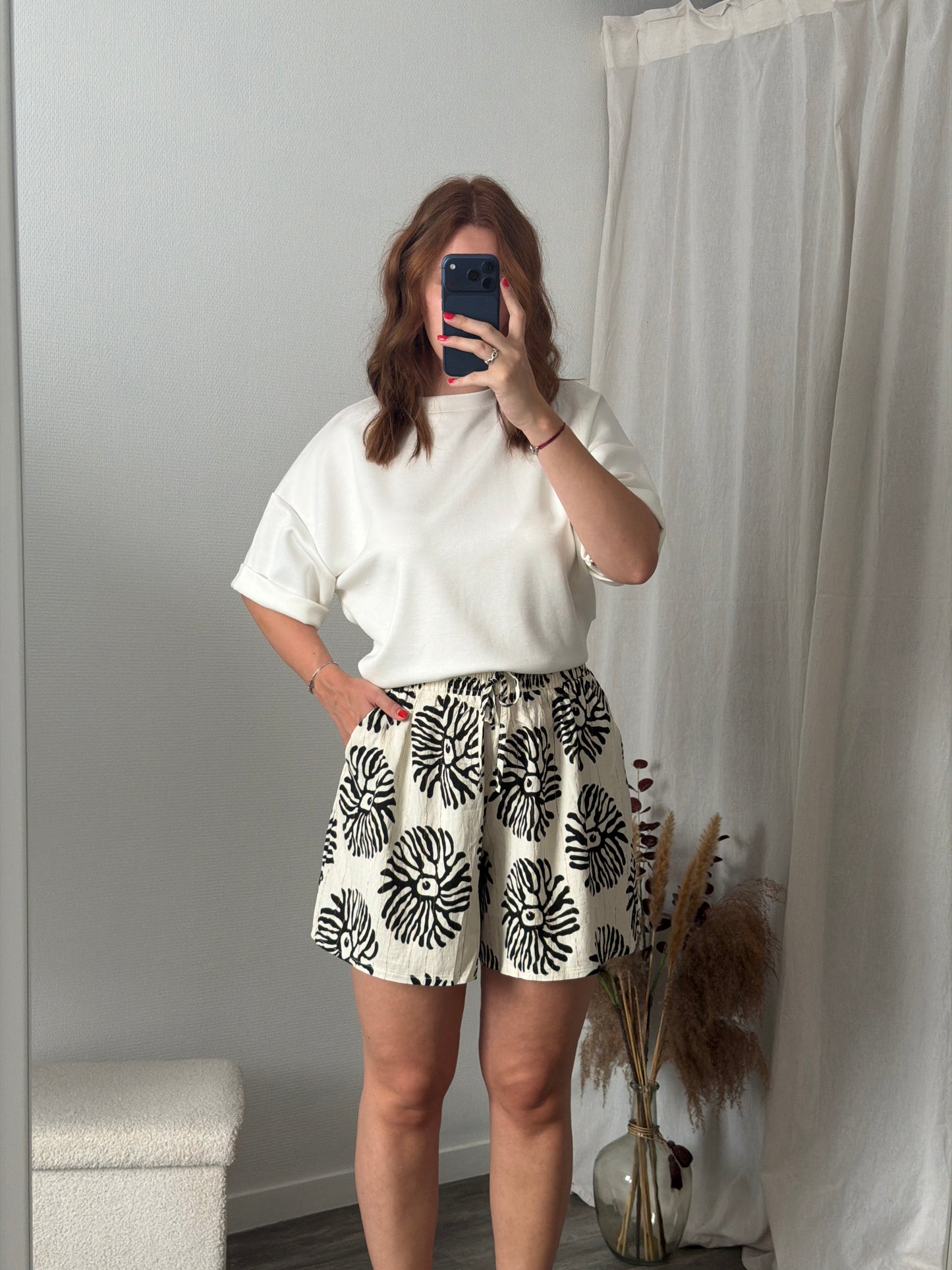Short fluide à motif noir