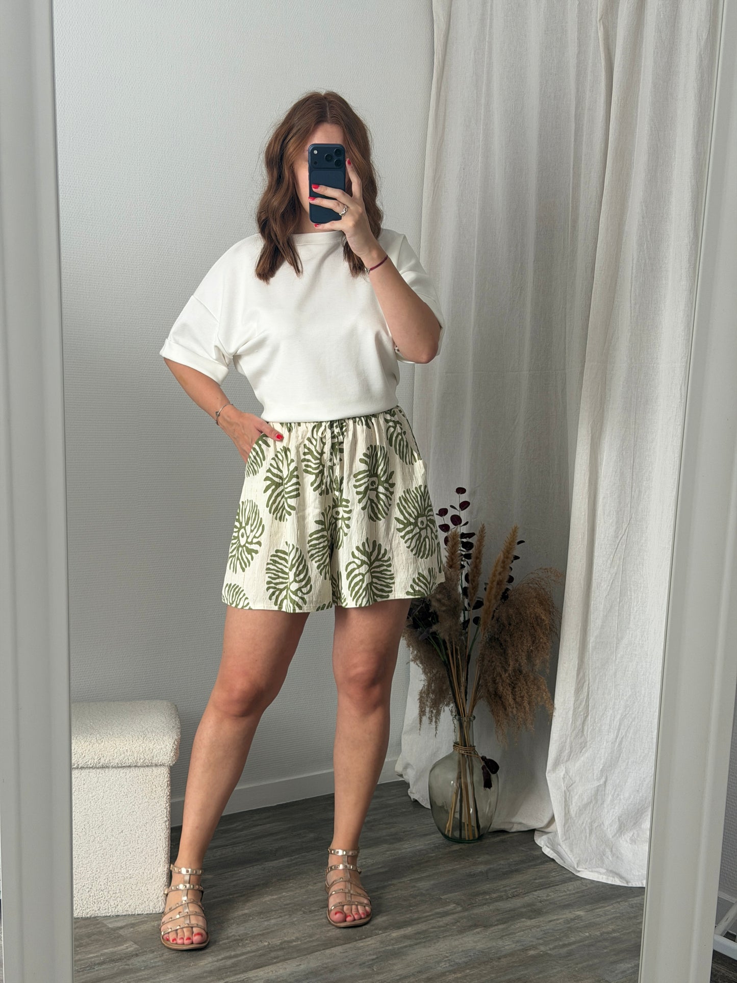 Short fluide à motif vert