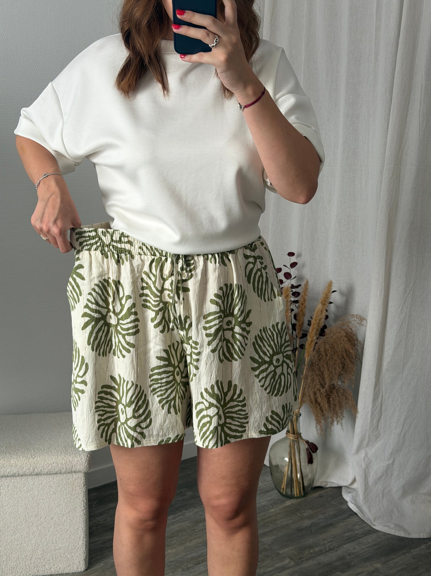 Short fluide à motif vert