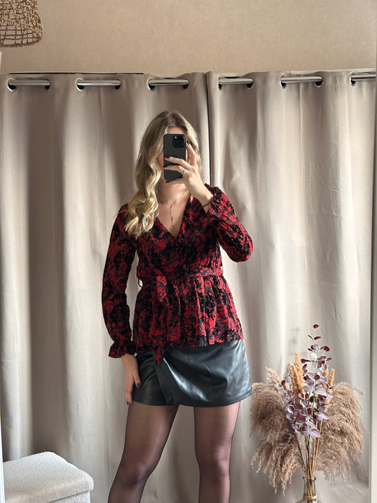 Blouse rouge et noir